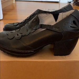 Jambu Clogs! Brand new, with tags, never worn 😻